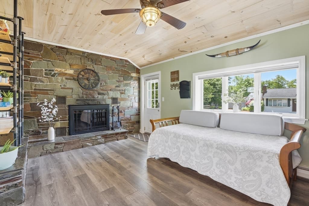 Single Family Residence at 8 Maple Rd, Westford MA 01886, photo 9 of 35