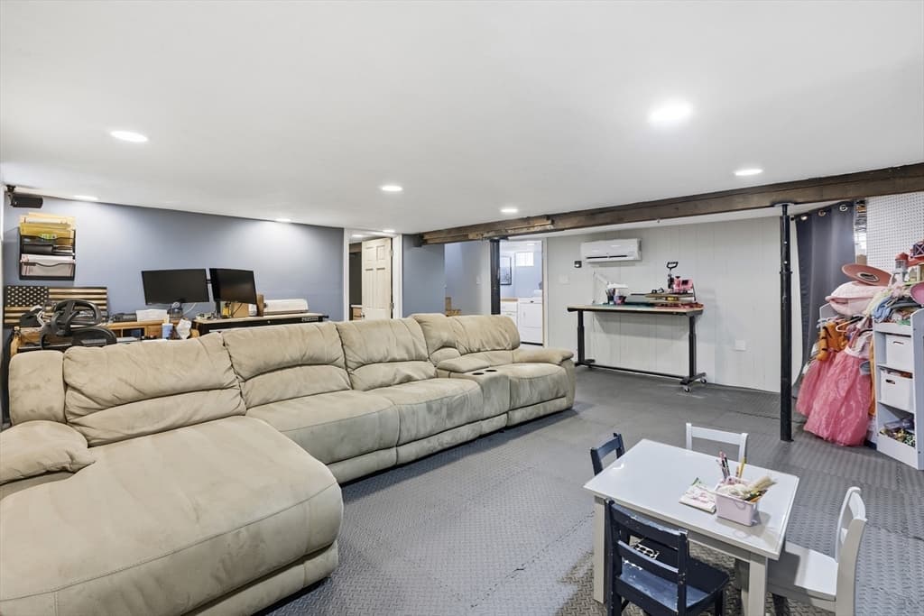 Single Family Residence at 8 Maple Rd, Westford MA 01886, photo 18 of 35