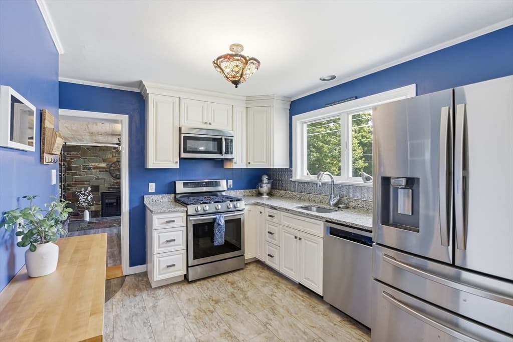 Single Family Residence at 8 Maple Rd, Westford MA 01886, photo 8 of 35