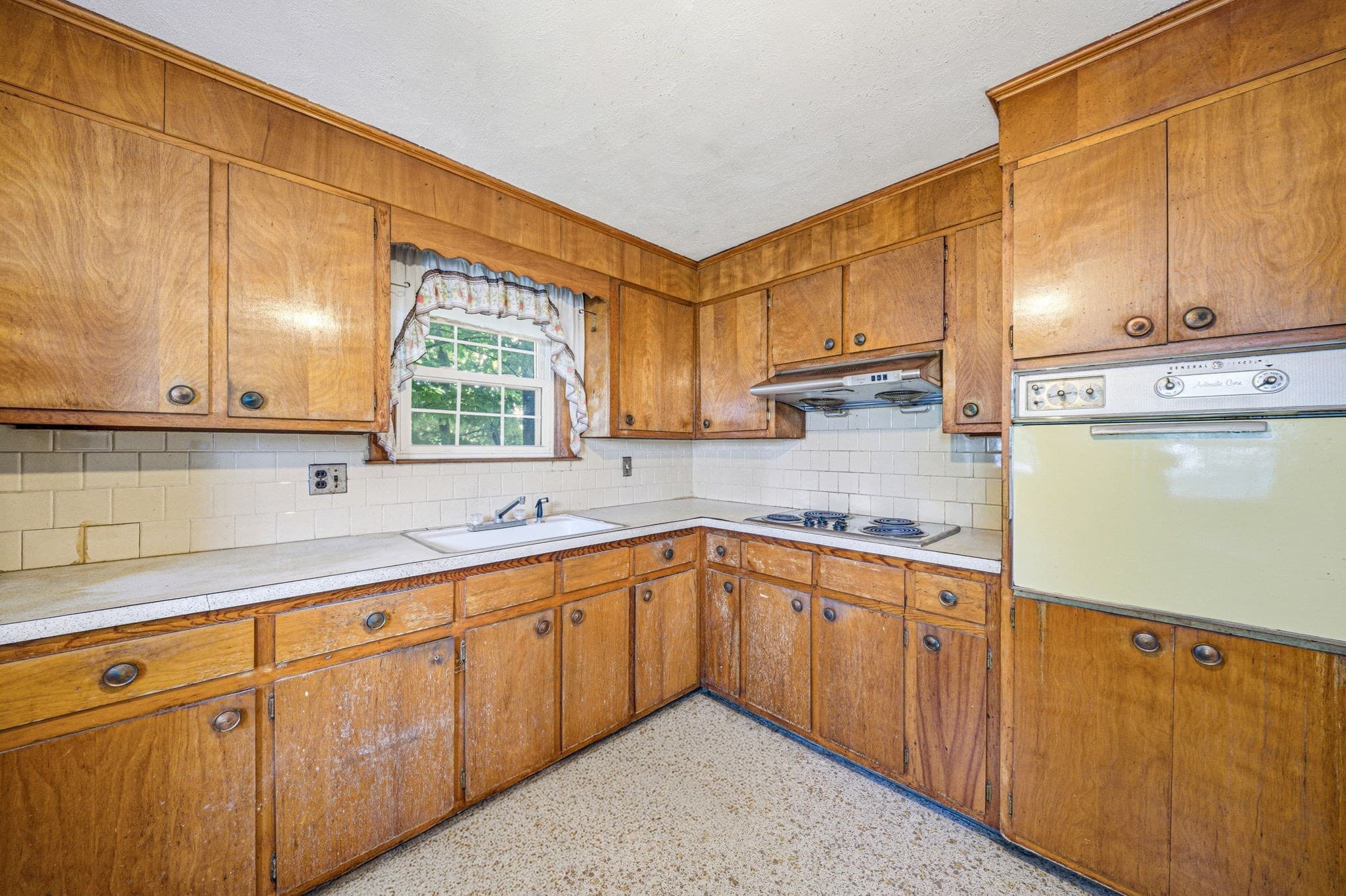 Single Family Residence at 185 Washington St, Malden MA 02148, photo 22 of 36