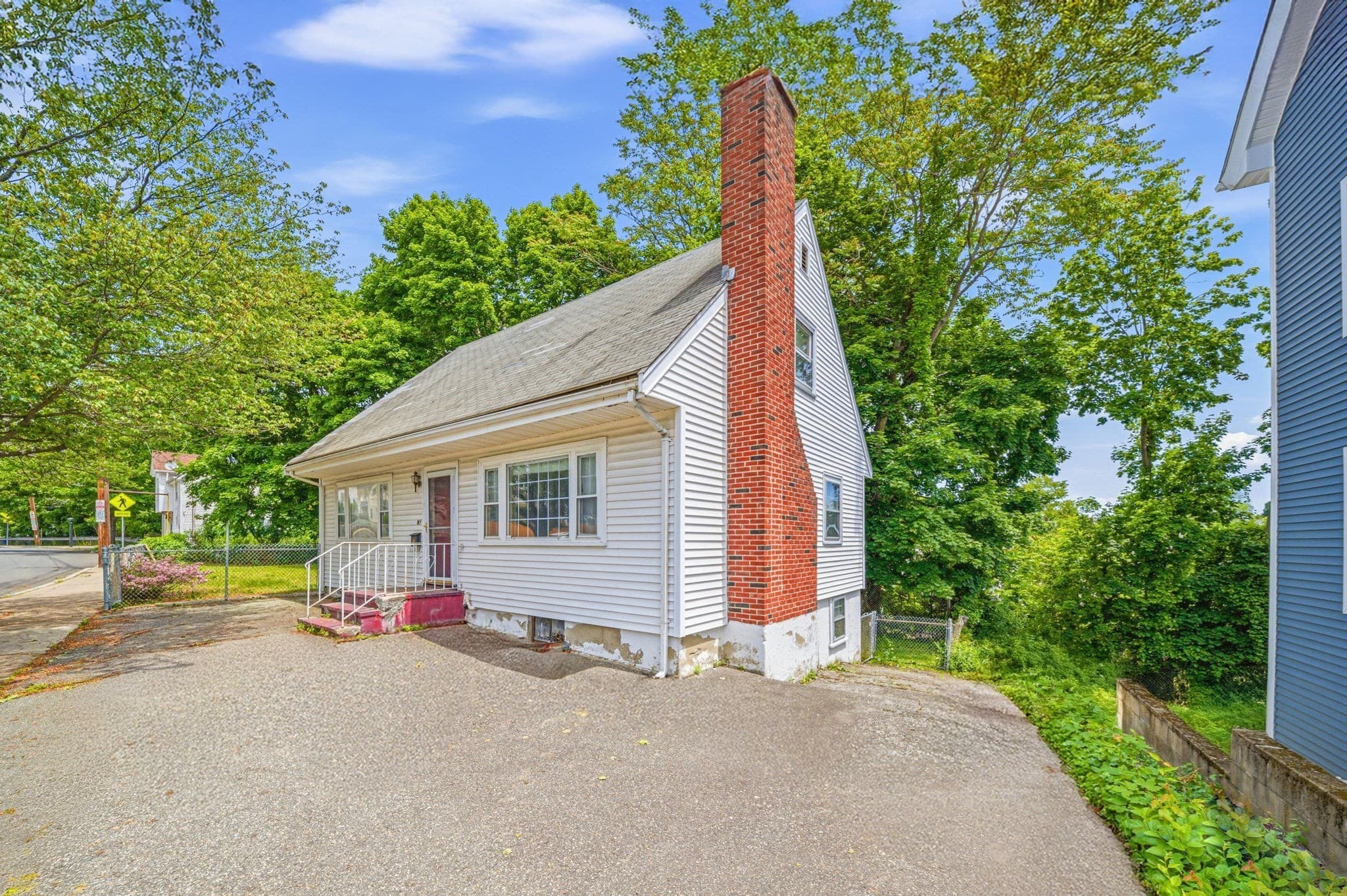 Single Family Residence at 185 Washington St, Malden MA 02148, photo 8 of 36