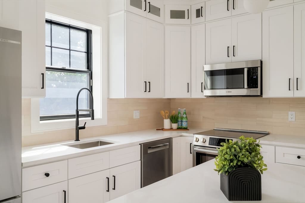 387 Norfolk St # 3, Cambridge MA 02139 photo 4
