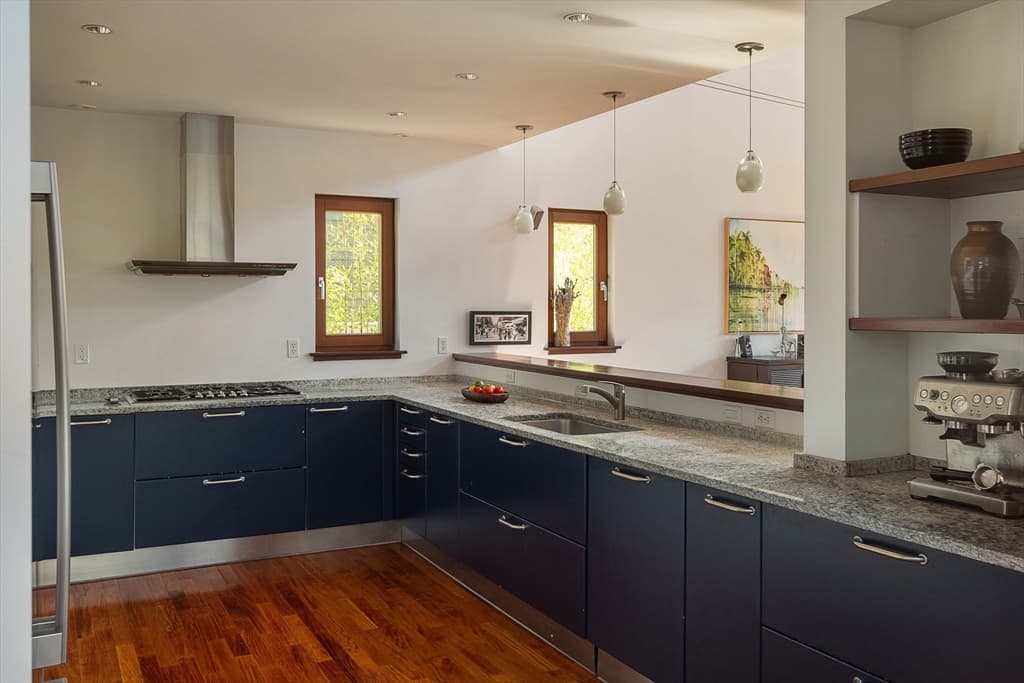 10 Newell St, Cambridge MA 02140 photo 9
