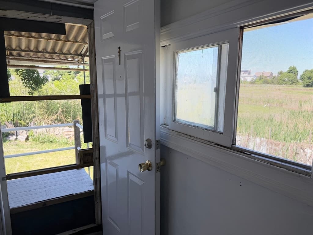576 Sea St, Quincy MA 02169 photo 13