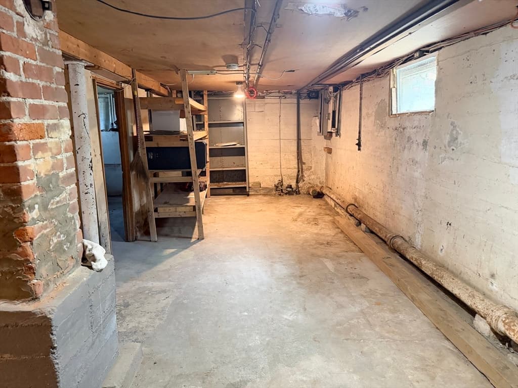 576 Sea St, Quincy MA 02169 photo 14