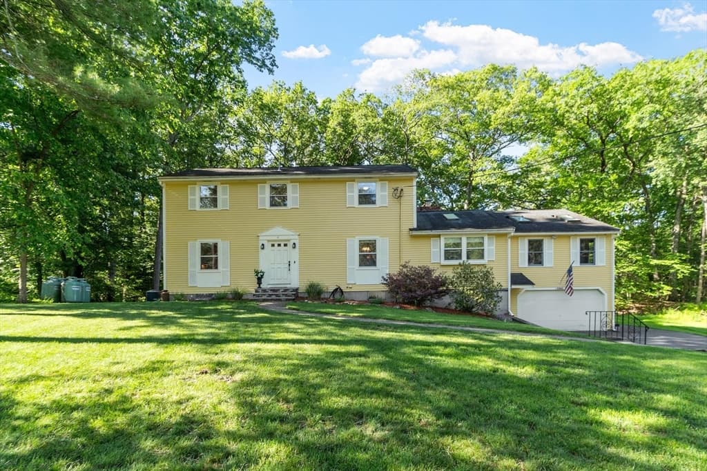 10 Lancaster Place, Andover MA 01810