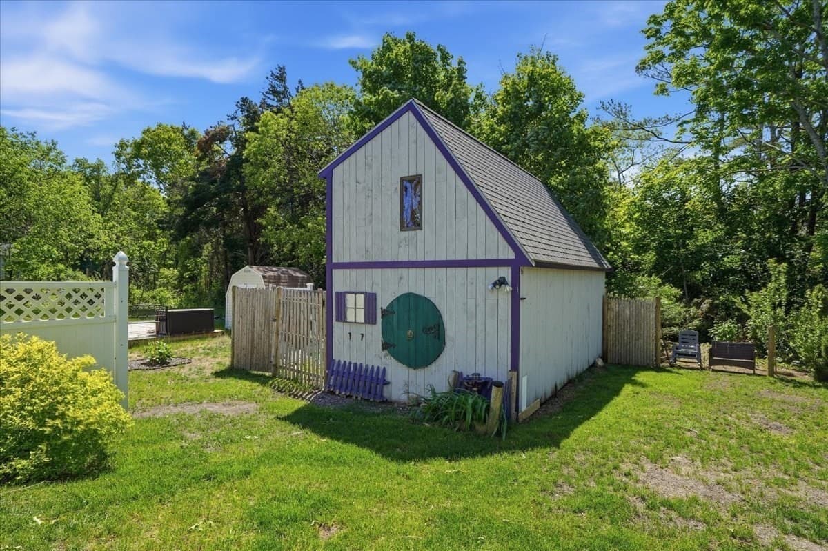 Single Family Residence at 92 Lookout Point Rd, Plymouth MA 02360, photo 9 of 42