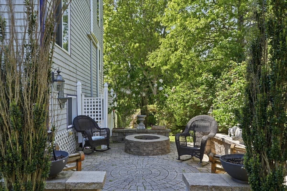 Single Family Residence at 92 Lookout Point Rd, Plymouth MA 02360, photo 10 of 42