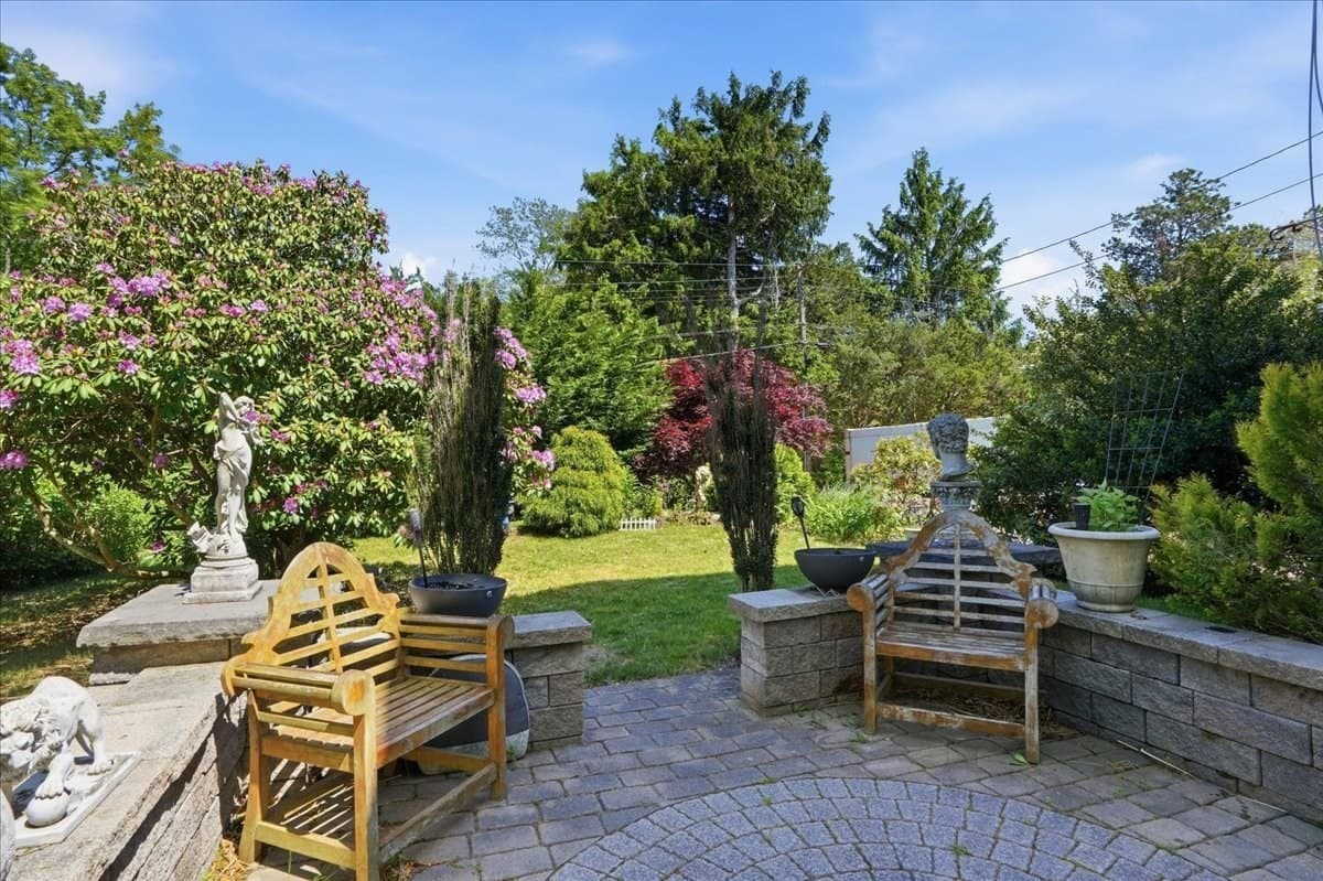 Single Family Residence at 92 Lookout Point Rd, Plymouth MA 02360, photo 11 of 42