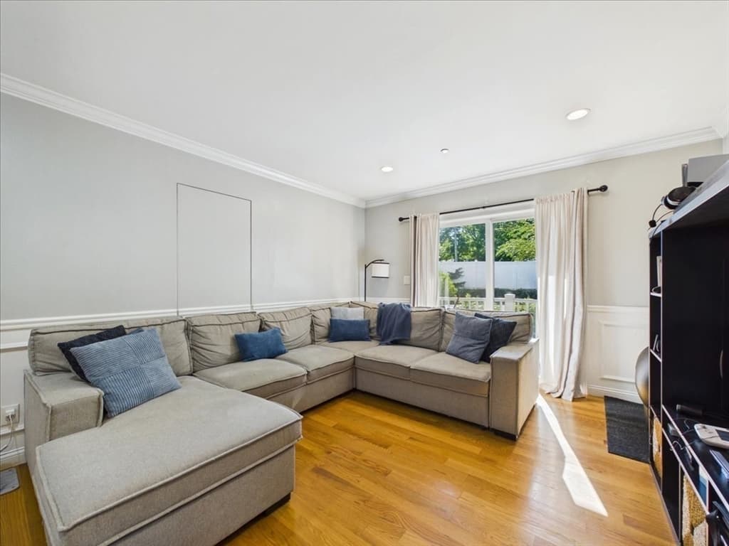 153 Sumner St # 1, Quincy MA 02169 photo 4