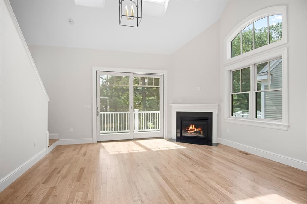 Condominium at 18 Talbot Lane # 18, Reading MA 01867, Reading, photo 13 of 33