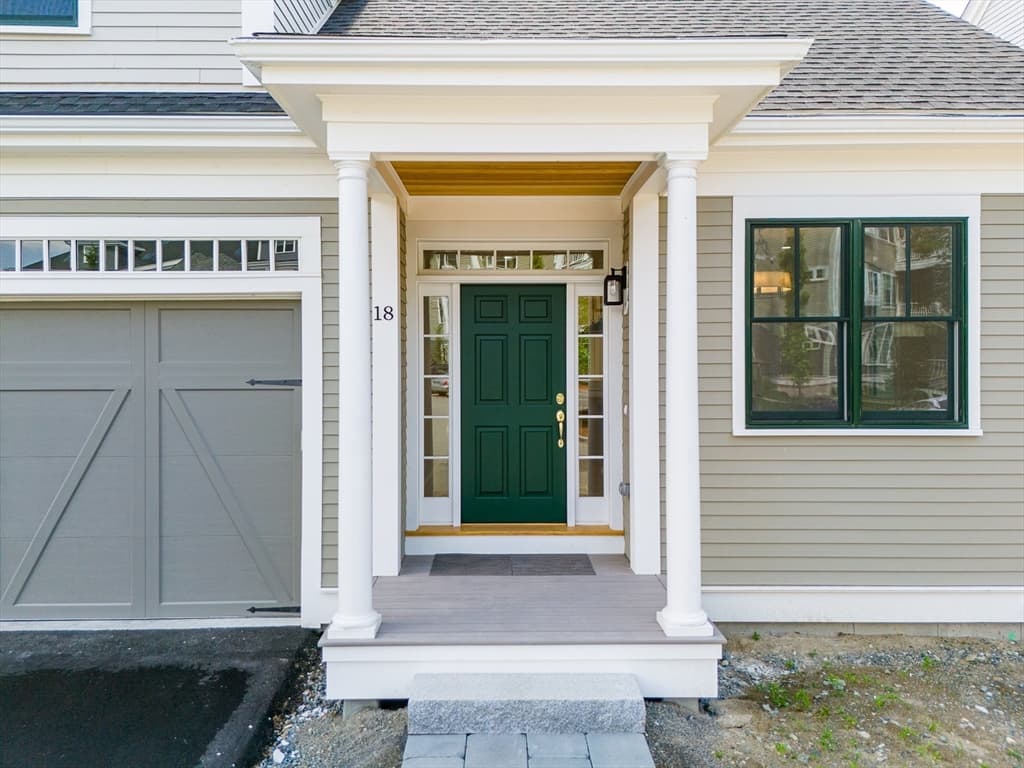 Condominium at 18 Talbot Lane # 18, Reading MA 01867, Reading, photo 3 of 33