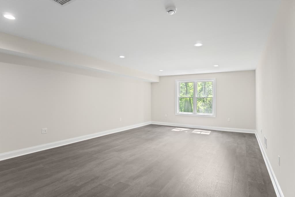 Condominium at 18 Talbot Lane # 18, Reading MA 01867, Reading, photo 30 of 33
