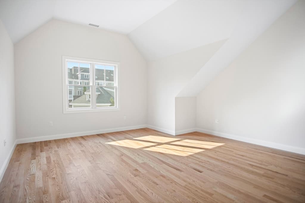 Condominium at 18 Talbot Lane # 18, Reading MA 01867, Reading, photo 25 of 33