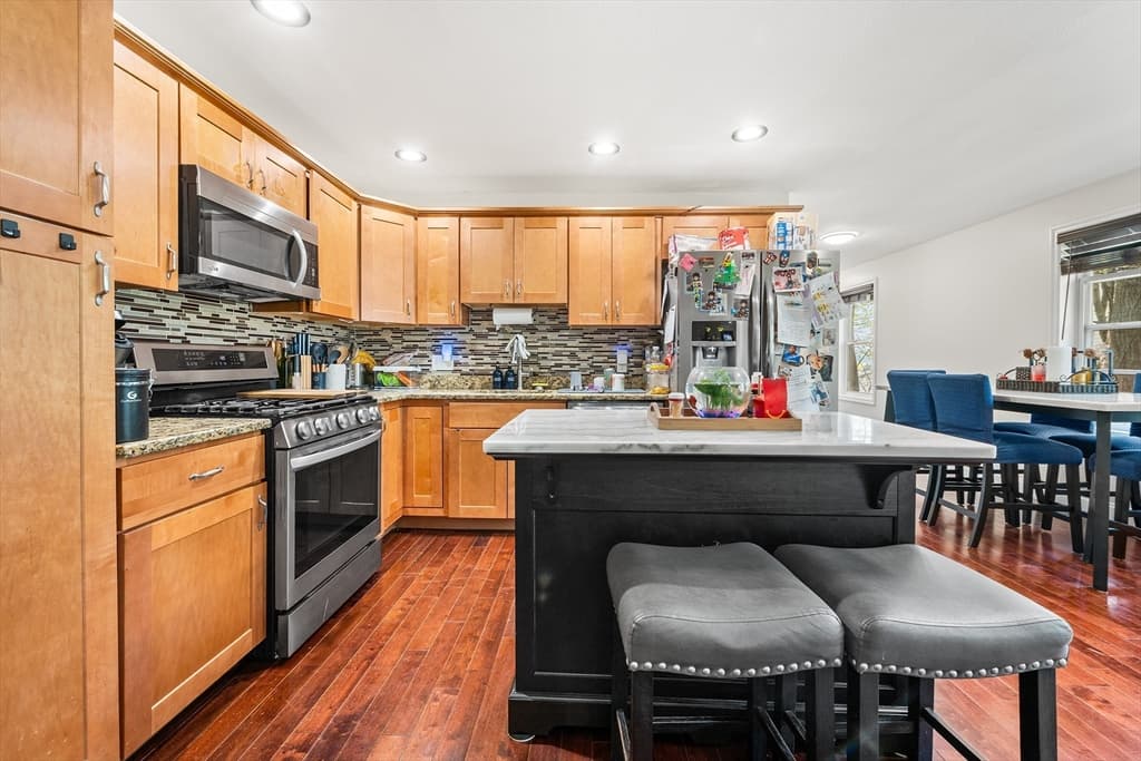 Single Family Residence at 7 Mount Vernon St # 7, Haverhill MA 01830, photo 6 of 19