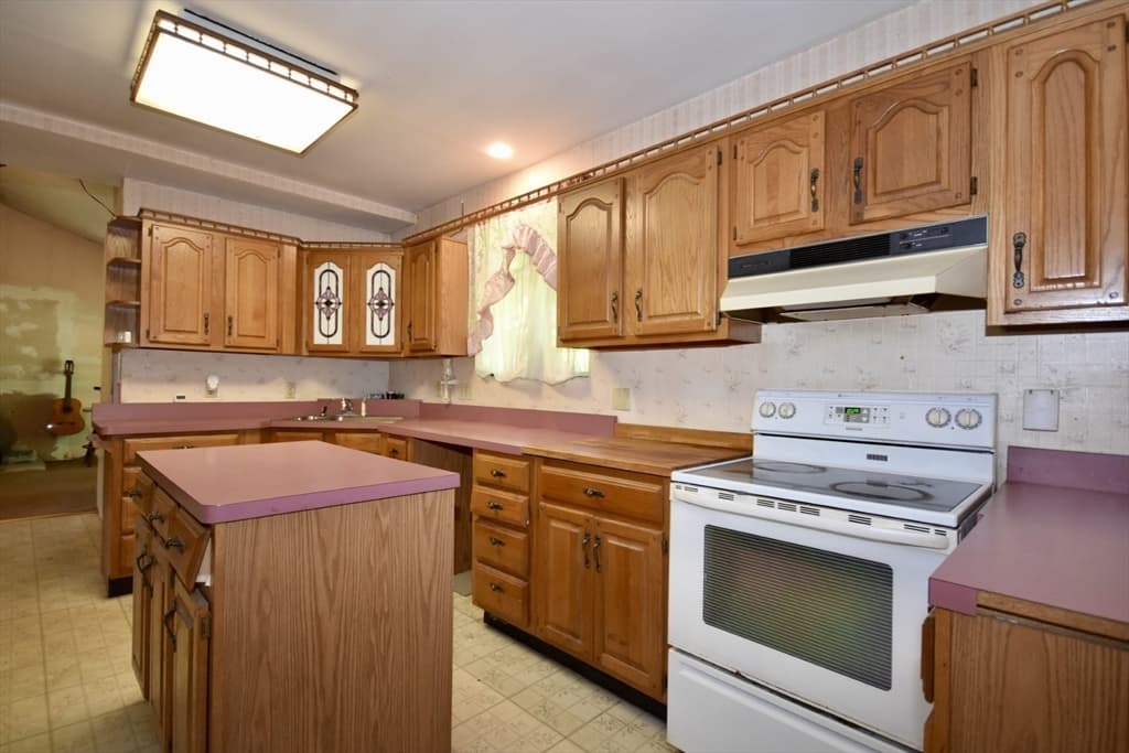 19 South Kingman Street, Lakeville MA 02347 photo 5