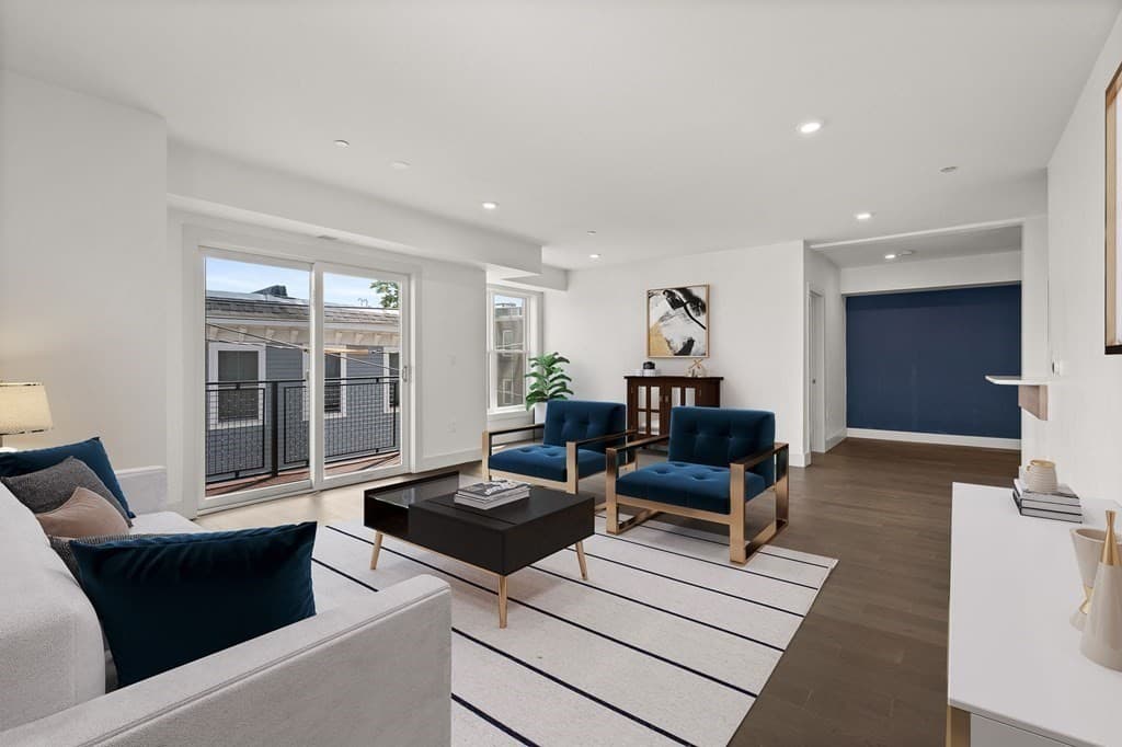 Condominium at 410 W Broadway # 305, Boston MA 02127, Boston, photo 2 of 21