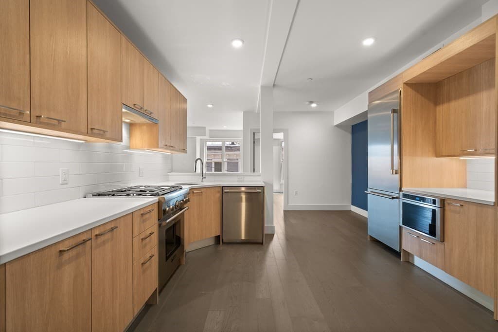 Condominium at 410 W Broadway # 305, Boston MA 02127, Boston, photo 7 of 21