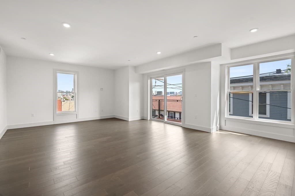 Condominium at 410 W Broadway # 305, Boston MA 02127, Boston, photo 3 of 21