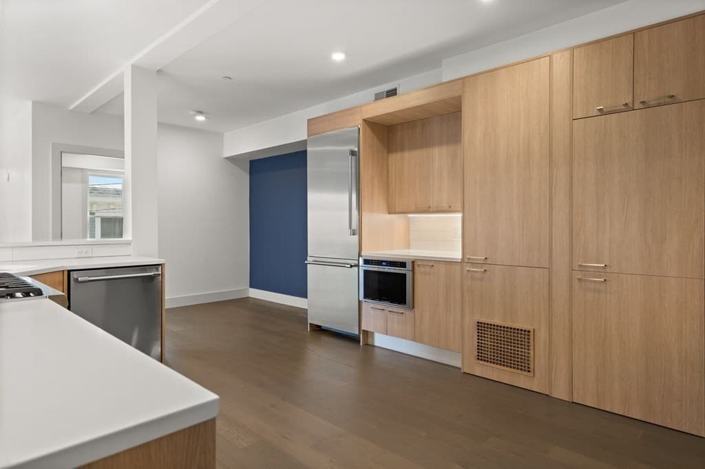 Condominium at 410 W Broadway # 305, Boston MA 02127, Boston, photo 9 of 21