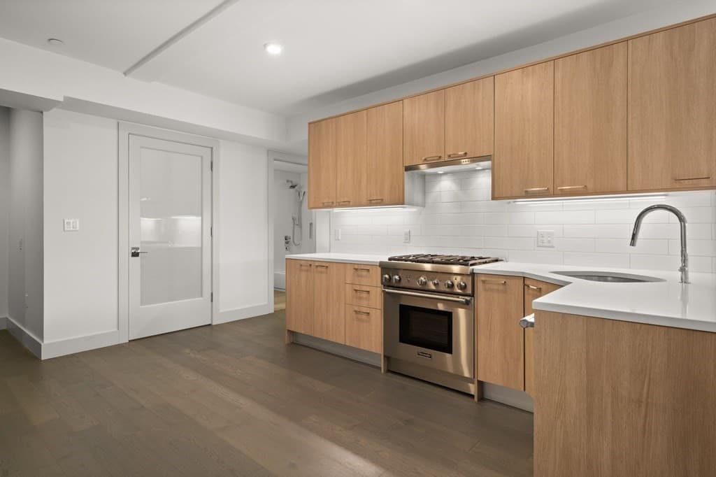 Condominium at 410 W Broadway # 305, Boston MA 02127, Boston, photo 10 of 21