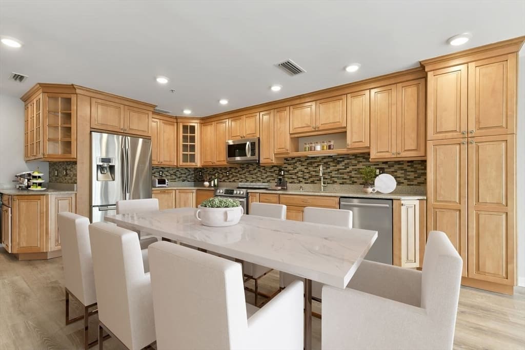 6 Canal Park # 605, Cambridge MA 02141