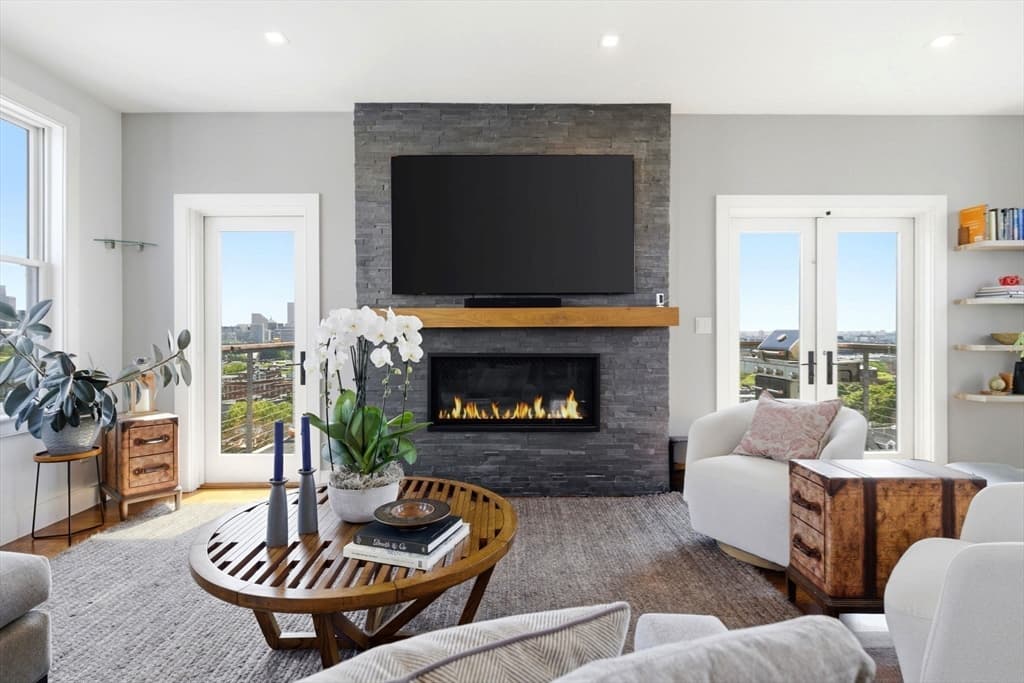 Condominium at 284 Bunker Hill St # 5, Boston MA 02129, Boston, photo 13 of 28