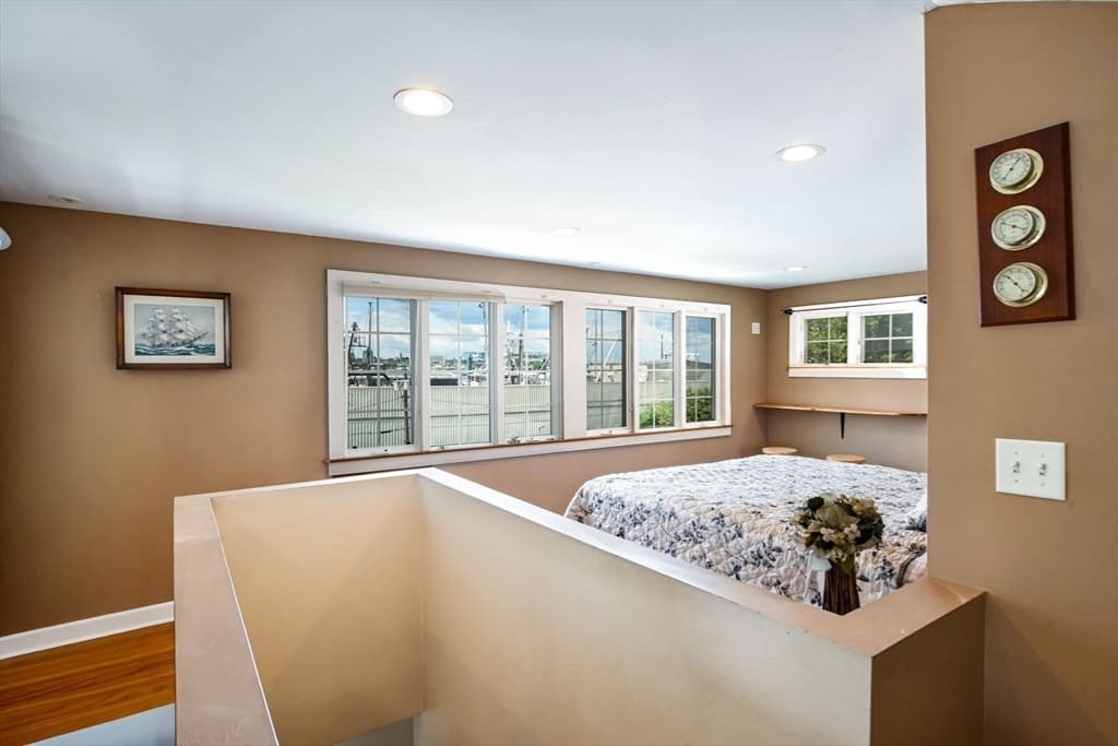 Single Family Residence at 16 Middle St, Fairhaven MA 02719, photo 14 of 34