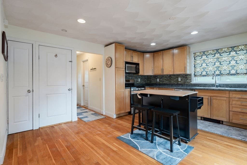 Single Family Residence at 17 Juliette St, Andover MA 01810, Andover, photo 6 of 29