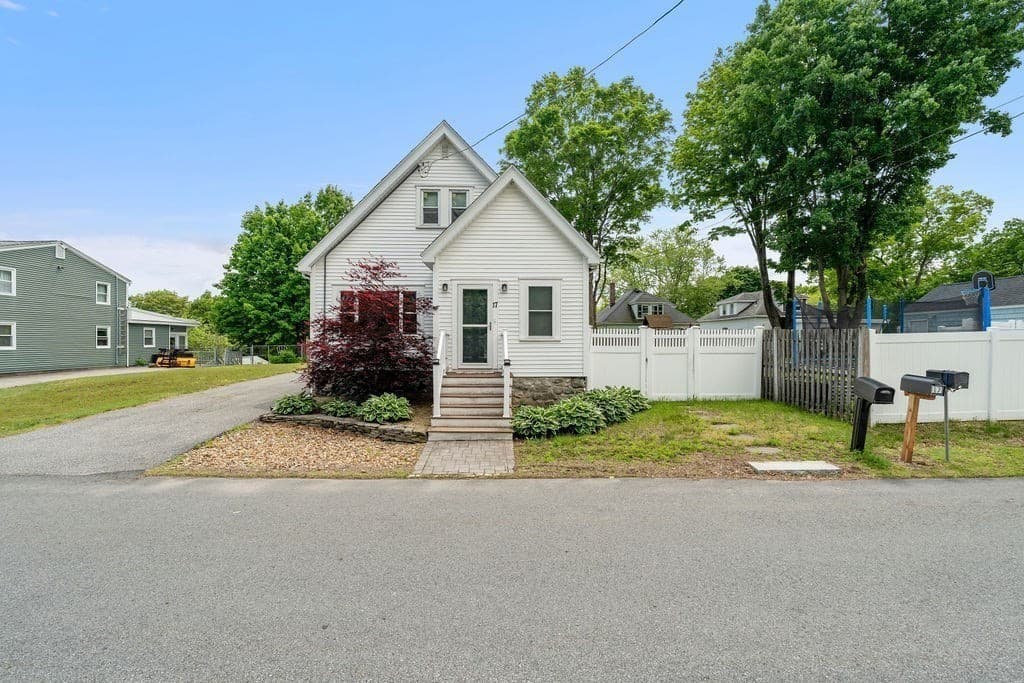 17 Juliette St, Andover MA 01810