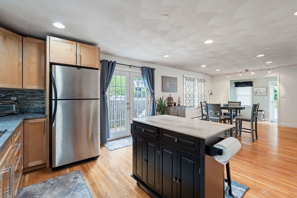 Single Family Residence at 17 Juliette St, Andover MA 01810, Andover, photo 4 of 29