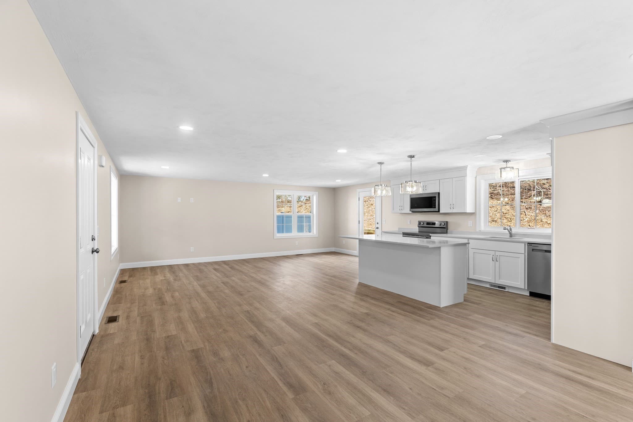 Single Family Residence at 1234 State Rd # 5, Plymouth MA 02360, photo 6 of 37