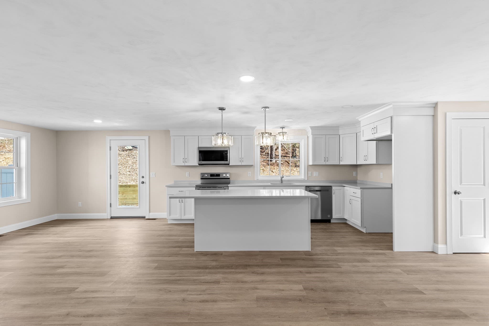 Single Family Residence at 1234 State Rd # 5, Plymouth MA 02360, photo 9 of 37