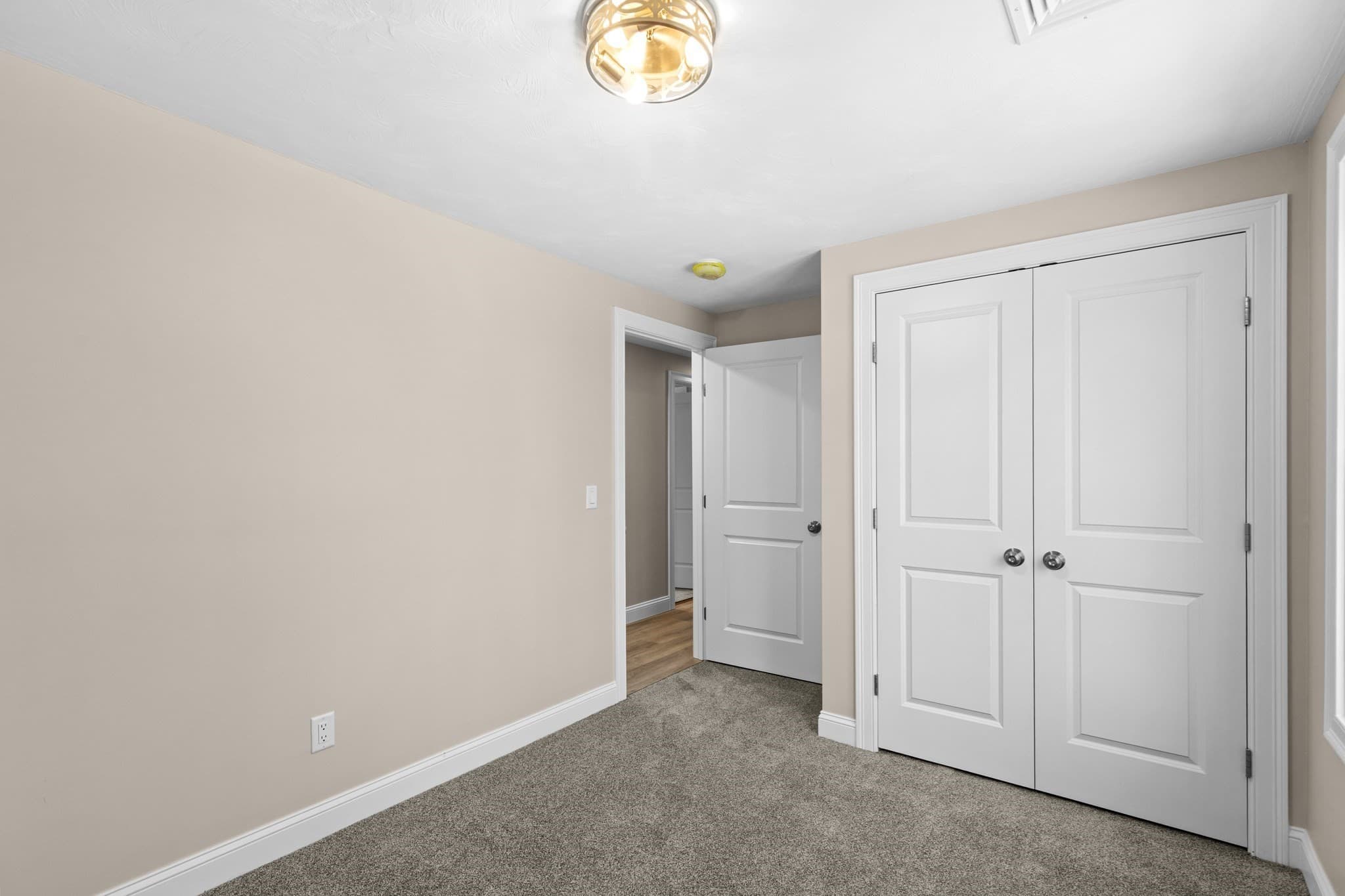 Single Family Residence at 1234 State Rd # 5, Plymouth MA 02360, photo 18 of 37
