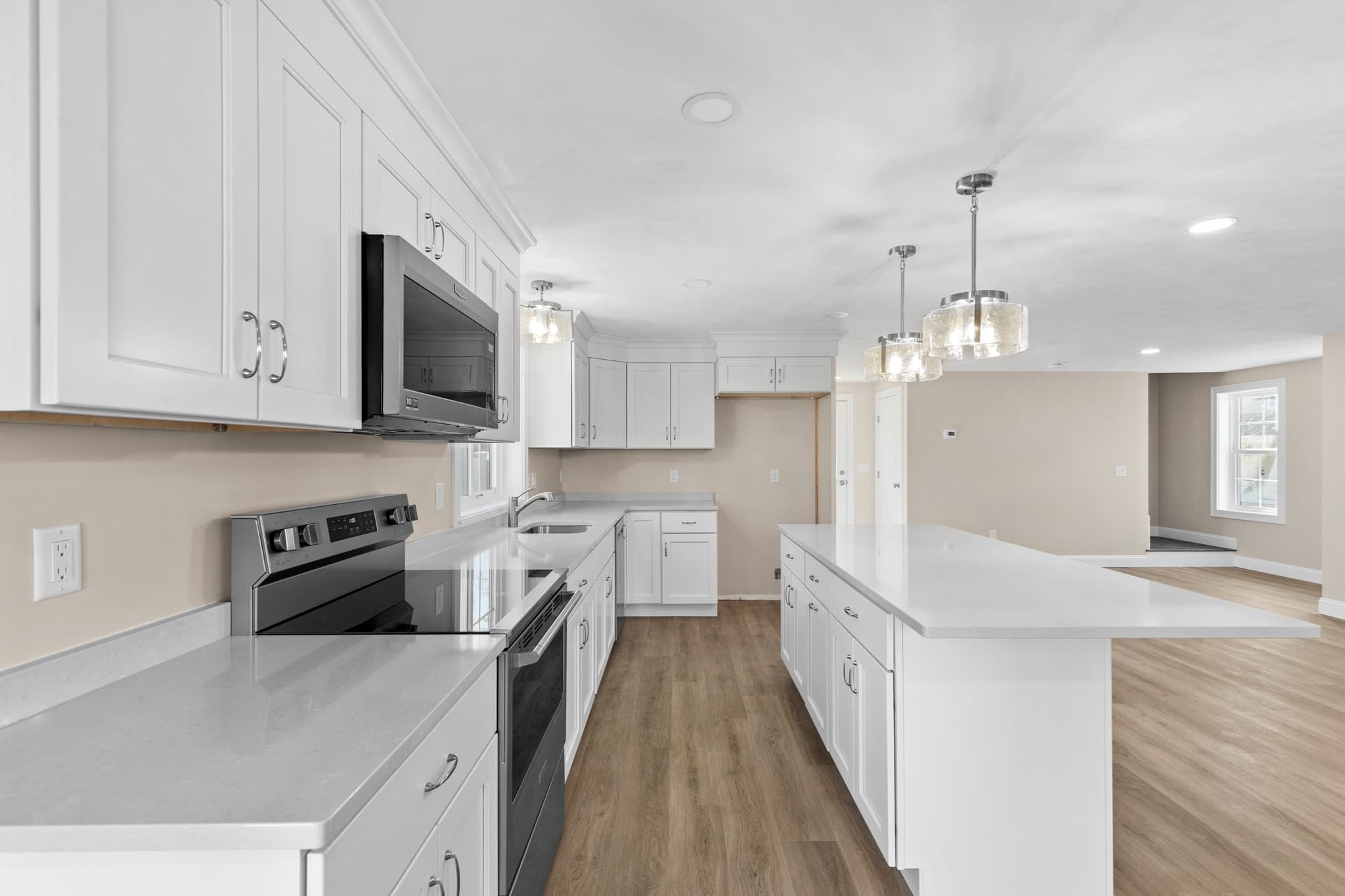 Single Family Residence at 1234 State Rd # 5, Plymouth MA 02360, photo 11 of 37