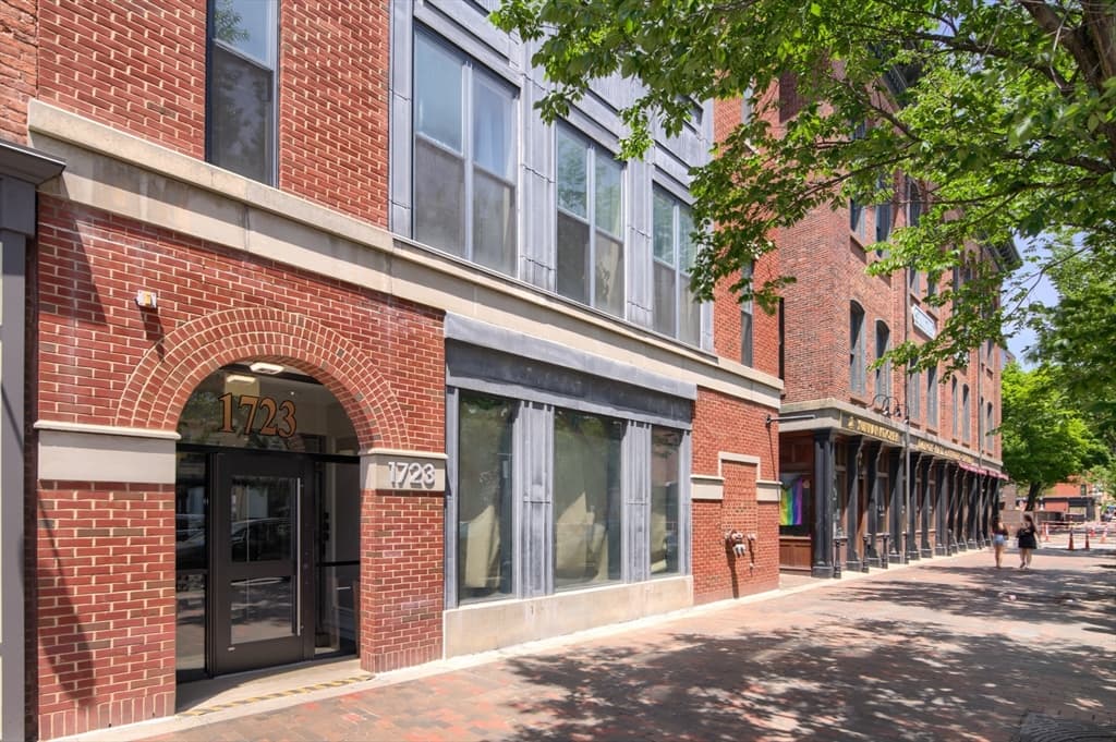Condominium at 1721 Washington St # 201, Boston MA 02118, photo 13 of 16