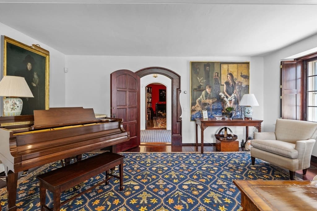 Single Family Residence at 1 West Hill Place, Boston MA 02114, photo 5 of 22