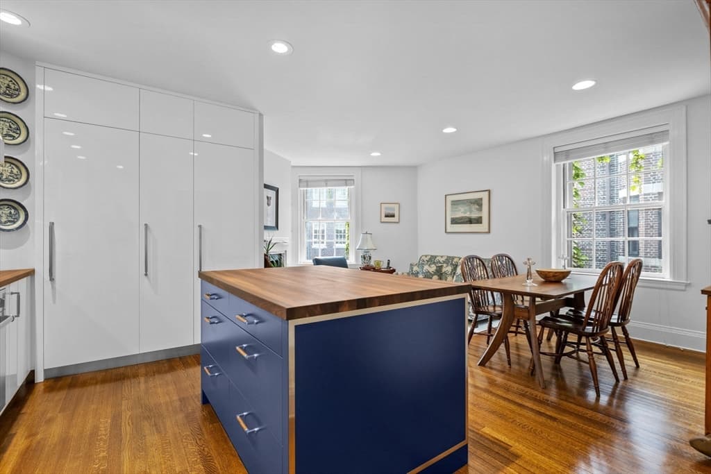 Single Family Residence at 1 West Hill Place, Boston MA 02114, photo 9 of 22
