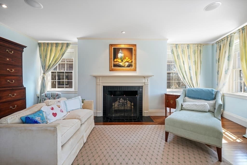 Single Family Residence at 1 West Hill Place, Boston MA 02114, photo 14 of 22