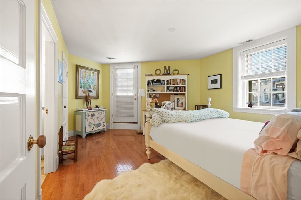 Single Family Residence at 1 West Hill Place, Boston MA 02114, photo 18 of 22