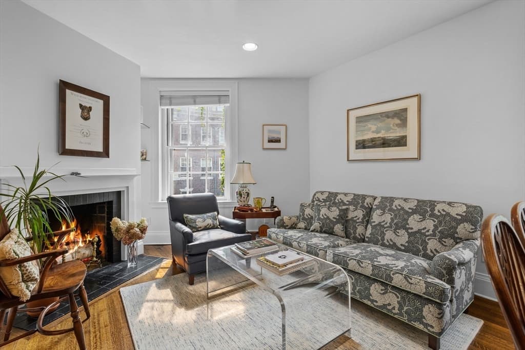 Single Family Residence at 1 West Hill Place, Boston MA 02114, photo 11 of 22