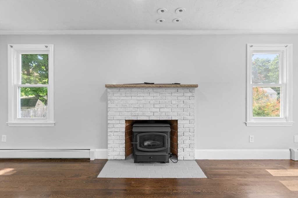 Single Family Residence at 5 Tuckoosa Cir, Bridgewater MA 02324, photo 11 of 37