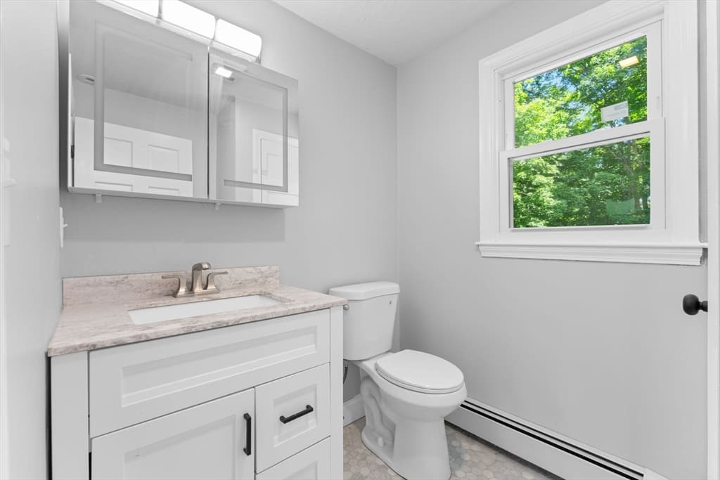 Single Family Residence at 5 Tuckoosa Cir, Bridgewater MA 02324, photo 19 of 37