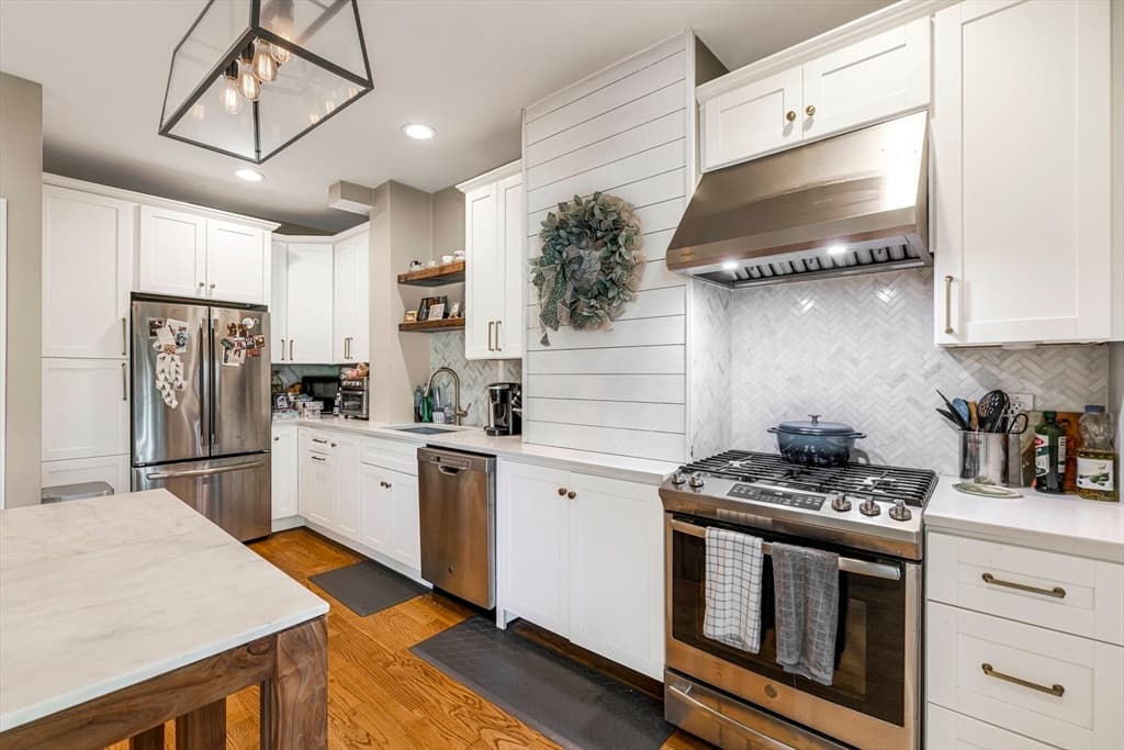 Condominium at 38 Woodward St # 2, Boston MA 02127, photo 3 of 12