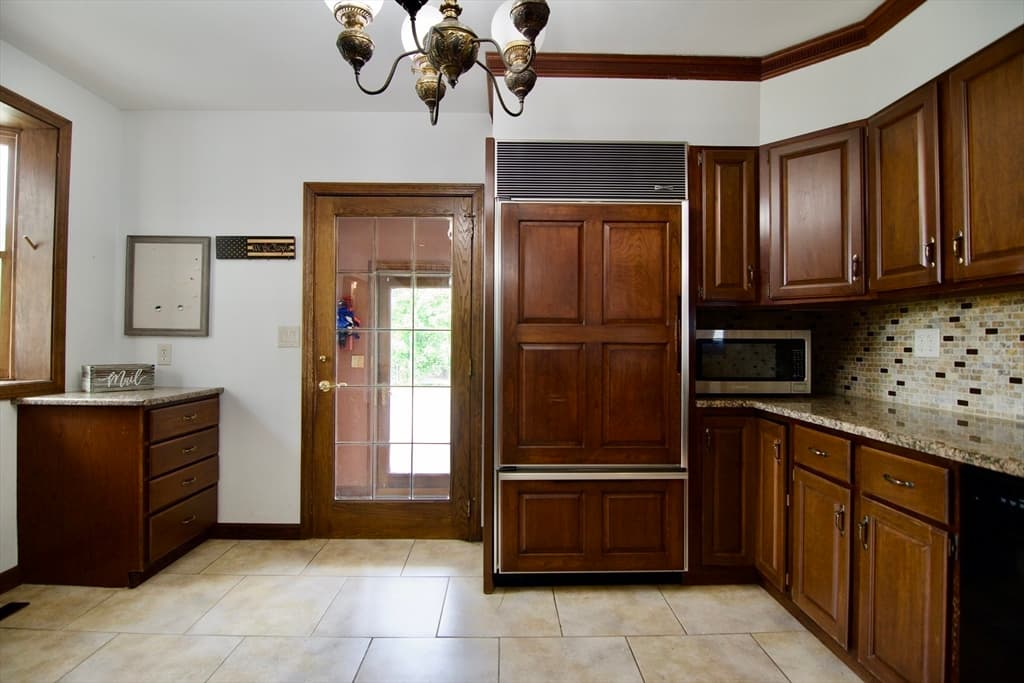 Single Family Residence at 597 Chapin St, Ludlow MA 01056, Ludlow, photo 8 of 42