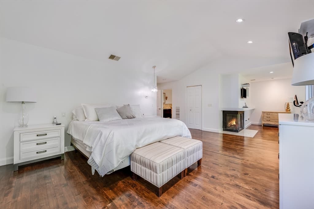 Condominium at 439 Dedham St # C, Newton MA 02459, photo 17 of 28