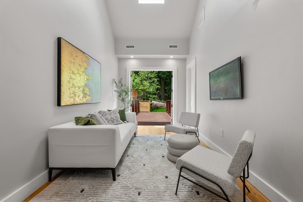 24 Sigourney St # 2, Boston MA 02130 photo 33