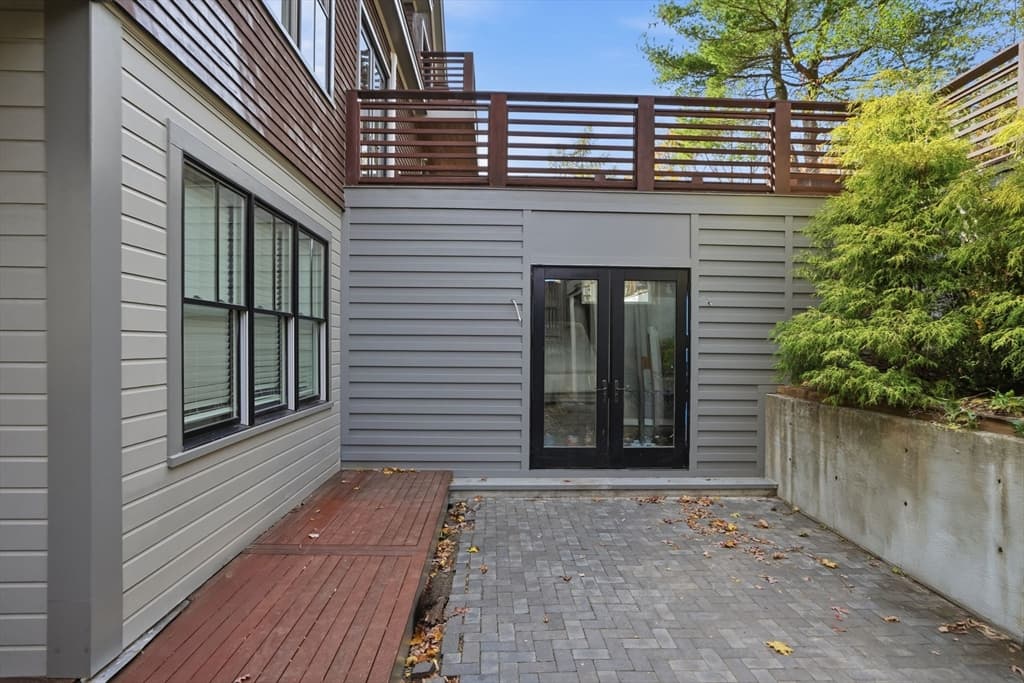 24 Sigourney St # 2, Boston MA 02130 photo 4