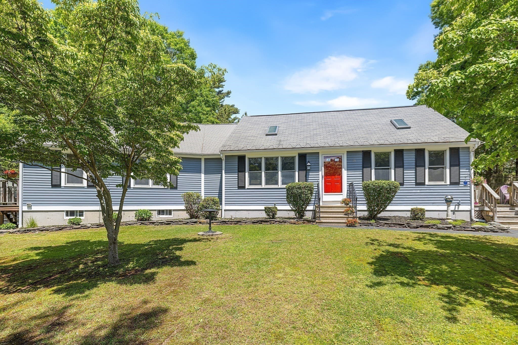 71 Cains Hill Dr, Taunton MA 02718