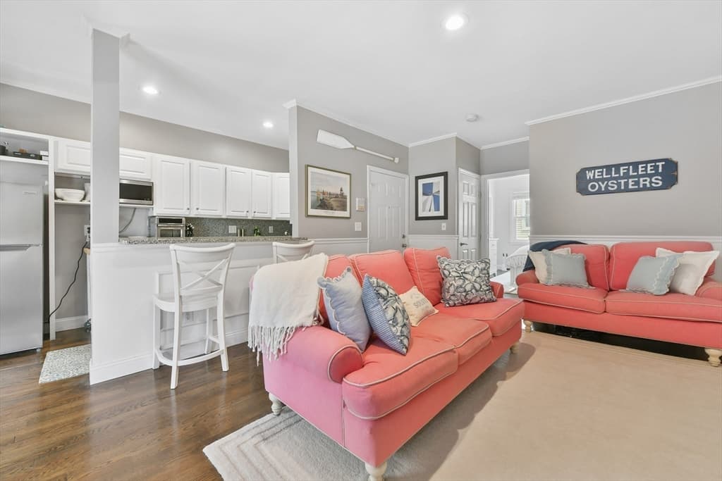 Condominium at 253 Gold St # 2, Boston MA 02127, Boston, photo 4 of 10